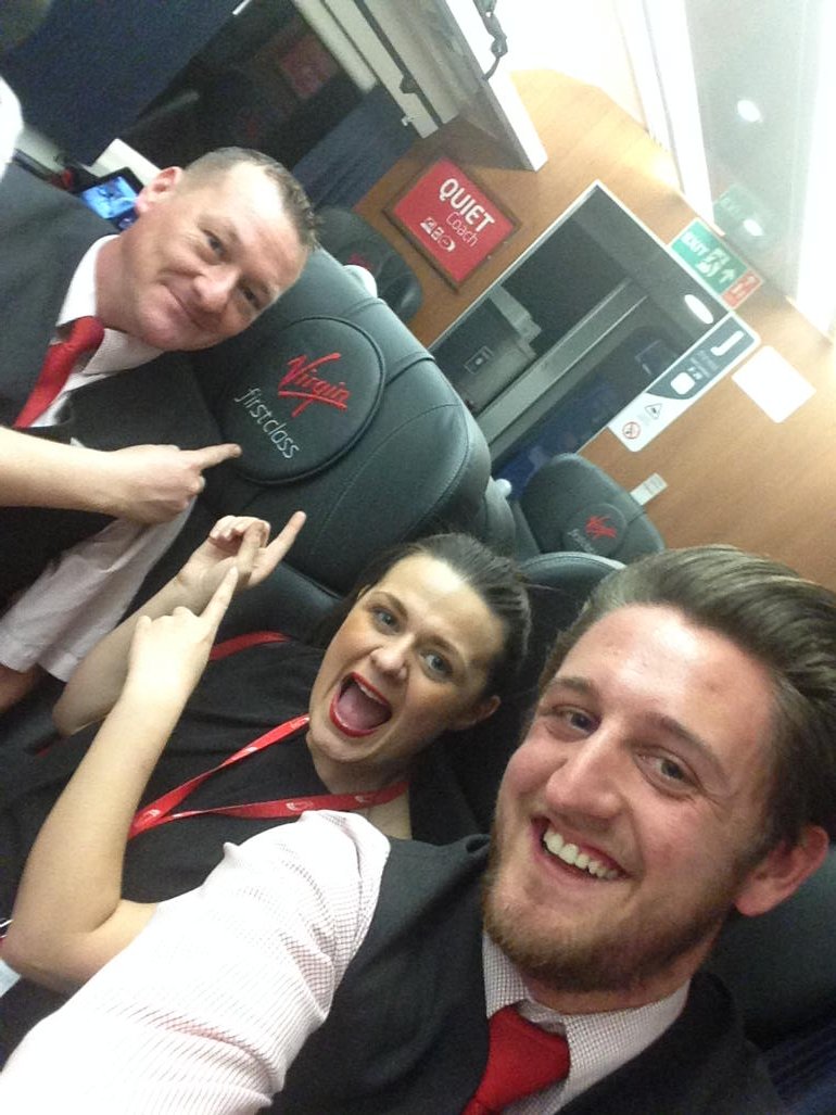 liz101211's tweet photo. @Virgin_TrainsEC #PlushTush and #DreamTeam. What more could a girl ask for? #VTEC https://t.co/pxrxAc1Nit