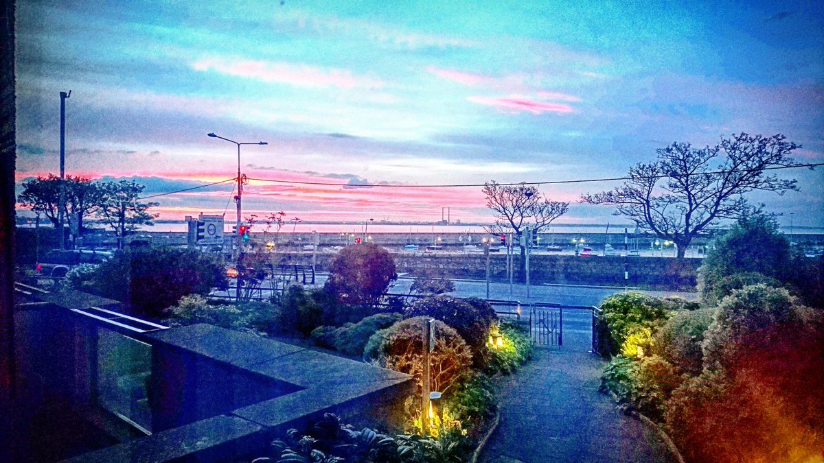 chefSimonW's tweet photo. When The Evenings Are Longer,The View's Last Longer! #whymove #mytown #holidayathome #dunlaoghaire #Dublin #Ireland https://t.co/ckjyNcK57w