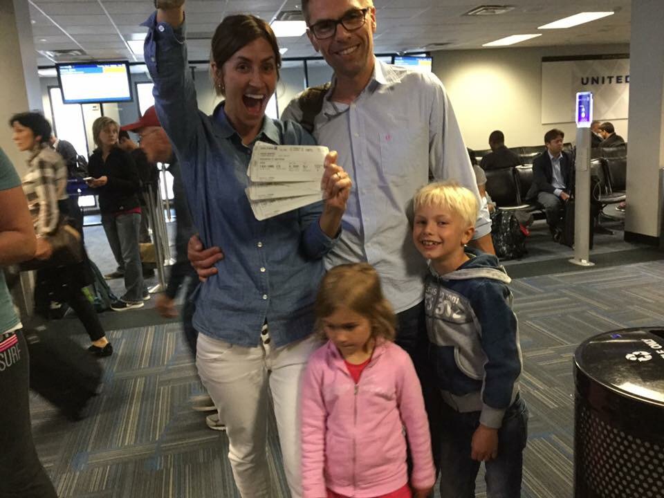 manfredkrikke's tweet photo. A very happy family.  Thanks for the transatlantic upgrade United! #hemigram #unitedairlines https://t.co/ZwW7QgNfuL