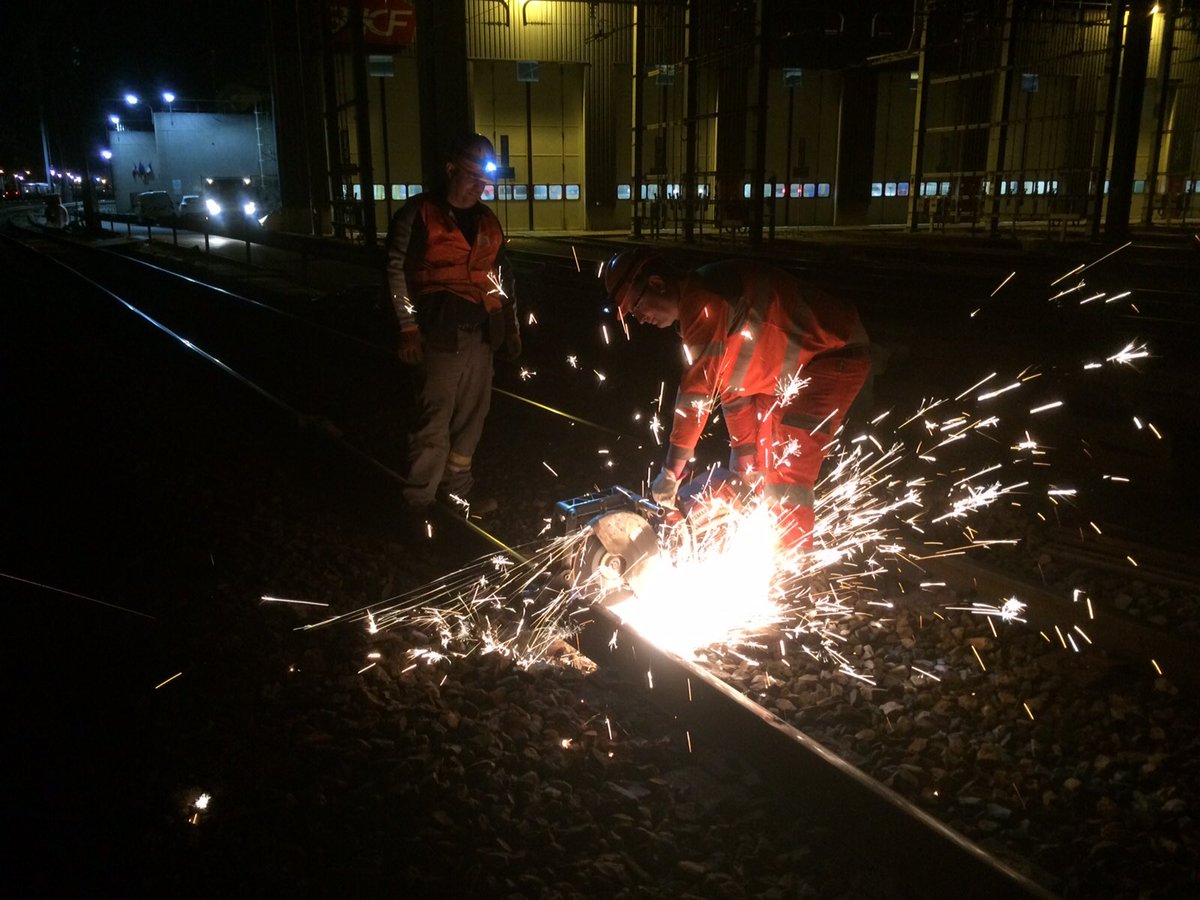 AGuerin3's tweet image. #SEA PMP. c&apos;est parti pour 72h de travaux juste avant la Gare Montparnas RDV dimanche soir pour la fin @Projets_IDF