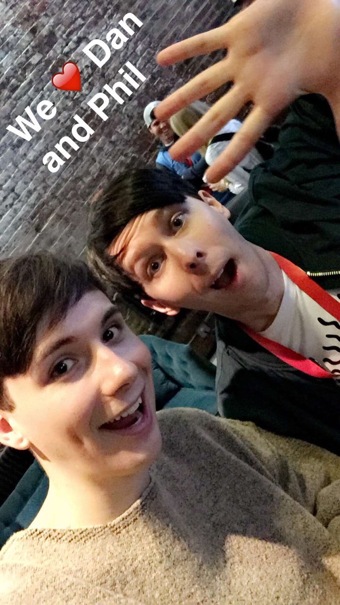 clustersos's tweet photo. lets all take a moment to appreciate these pictures https://t.co/pMAPvloTgi