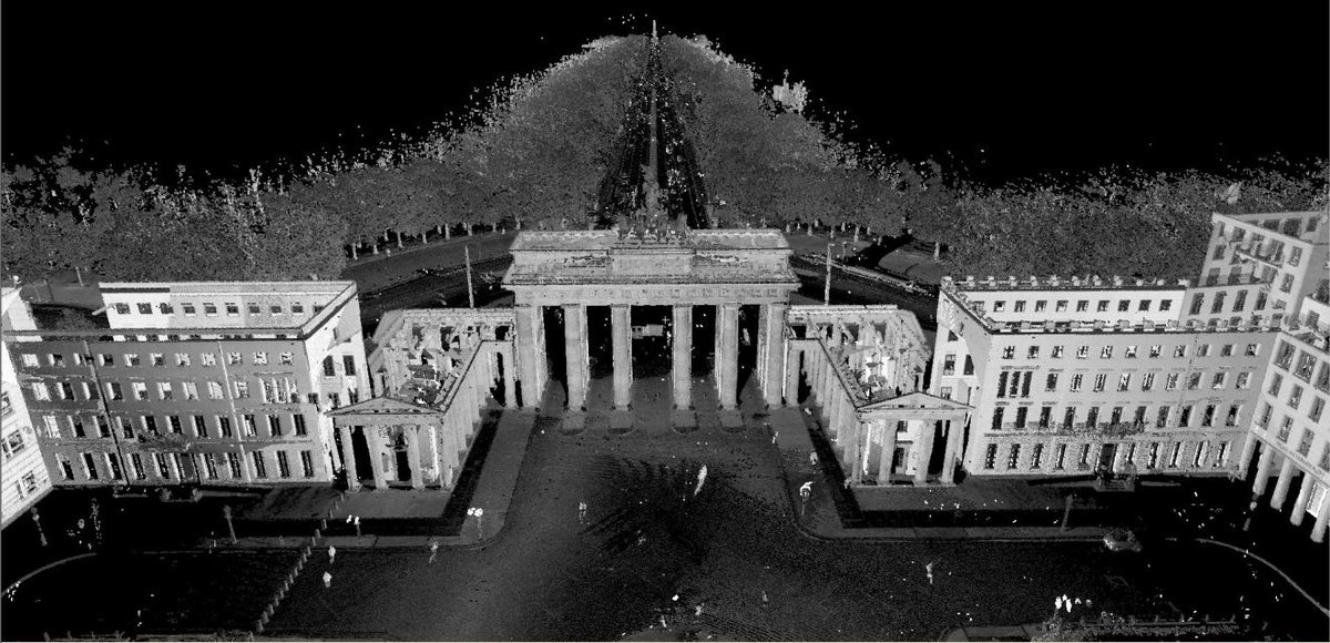 Today in Berlin the Leica Pegasus:Two supported <a href="/HISTORY/">HISTORY</a> filming, digitising the Brandenburg Gate. #realitycapture