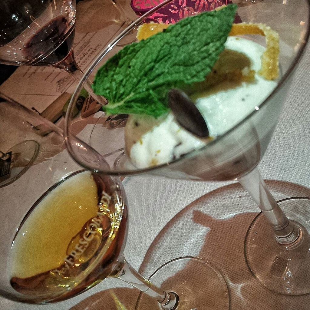 biancatecchiati's tweet photo. La scassata della ceffa @frescobaldivini #frescobaldi #theflyingCeff #firenze #florence #i… https://t.co/F5qsB9psf2 https://t.co/pID2sW16I5