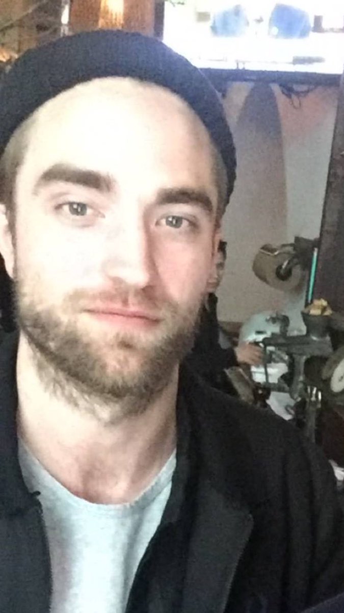 ElizaAdoresRob's tweet photo. Oh Yes! ๐ #BeanieRob https://t.co/vTR5UXe4fn