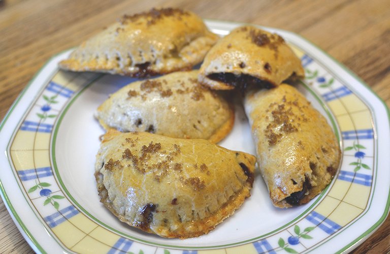 ToneMeUpTash's tweet photo. Happy #CincoDeMayo !! Join me in eating #empanadas to celebrate! https://t.co/evRWFI7VOG https://t.co/hQ60koJJd3