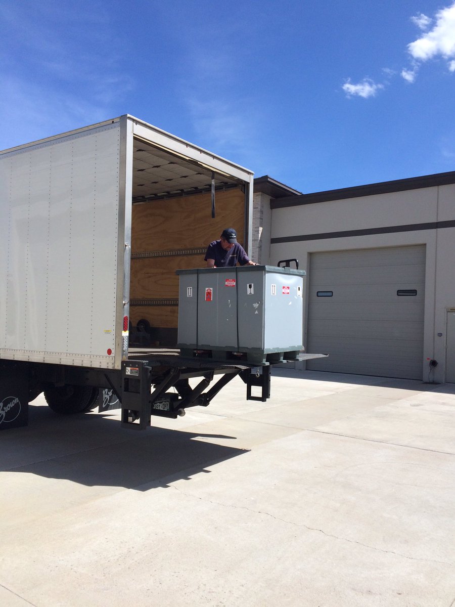 TheEyeCompany's tweet photo. What a beautiful day to ship eye equipment! Check out our website for equipment for your office. #theeyecompany.com https://t.co/0DPufPAMz5