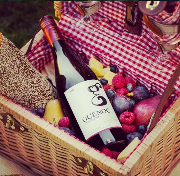 Treat the special Mom in your life this #MothersDay w/ a picnic, Guenoc-style!