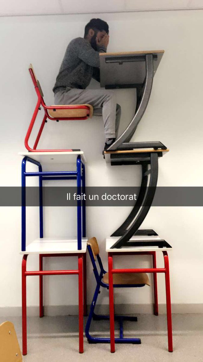 _jennelli's tweet photo. Ptn regardez ce qu'il se passe dans mon lycée mdr https://t.co/IxGLAea1je