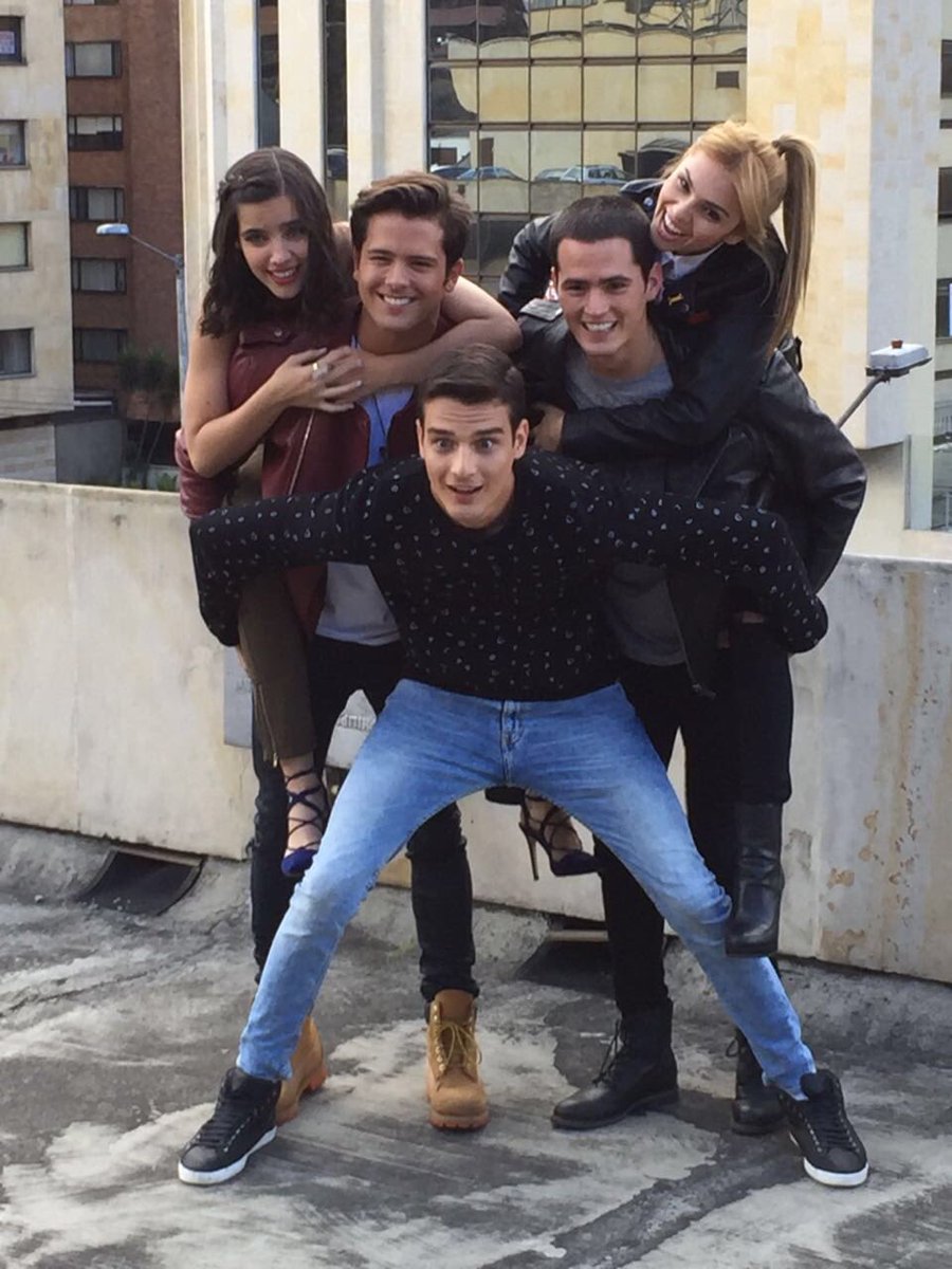 NickelodeonLA's tweet photo. #YSF2 ¿Quién es tu personaje favorito? 

RT si los amas a todos. 😊💗 https://t.co/fVRc9a8n1P