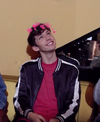 troyewithearts tweet picture