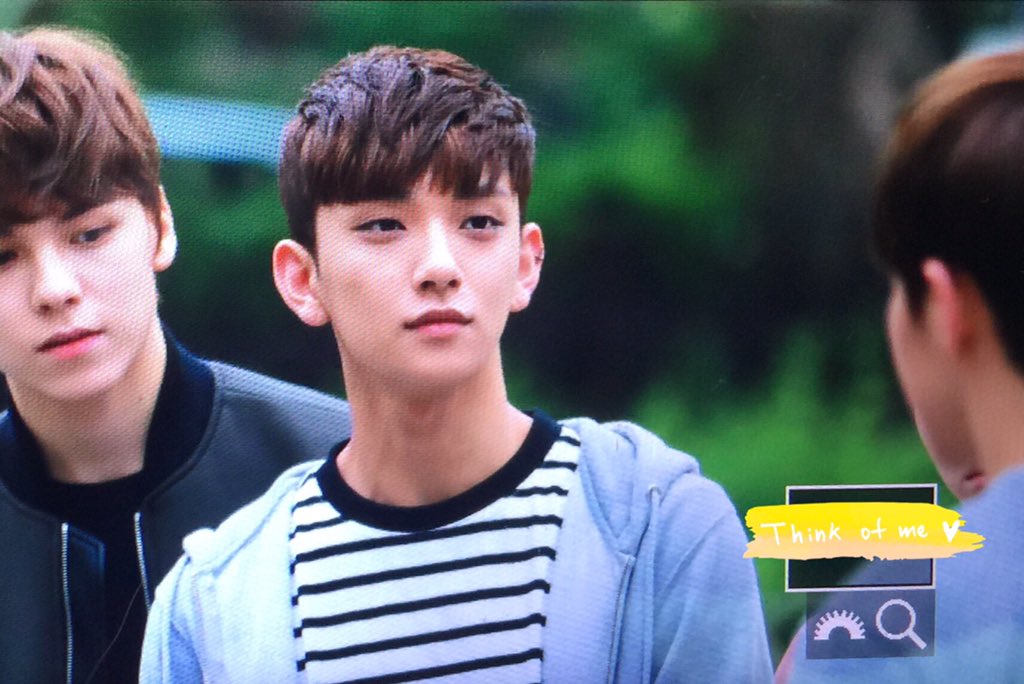 thinkofme1230's tweet photo. 160506 뮤뱅출근 #조슈아 #세븐틴 #홍지수 #joshua #jisoo #seventeen @pledis_17 https://t.co/6Je7hCHpdR