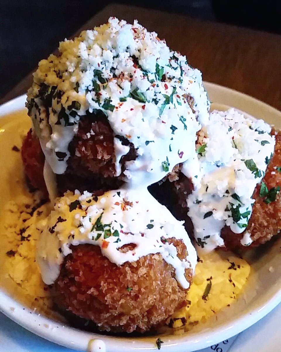 TheMustBar's tweet photo. (Corn) frittering the day away 🌽👌🏼. 📷 @deeeeatsla #themust #dtla #streetfood #barfood #dtlaartsdistrict https://t.co/JjOVl8zjKv