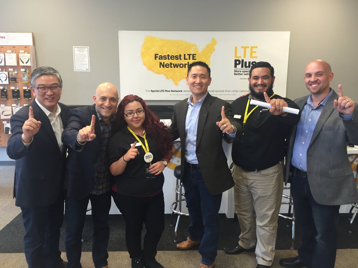 WL_MIL's tweet photo. Team MIL loves these kind of visits!!! @suehyun_chung @wl_byoung @Pkushn @WL_NorCal @MarkSadighian https://t.co/Ol0UkOv0uf