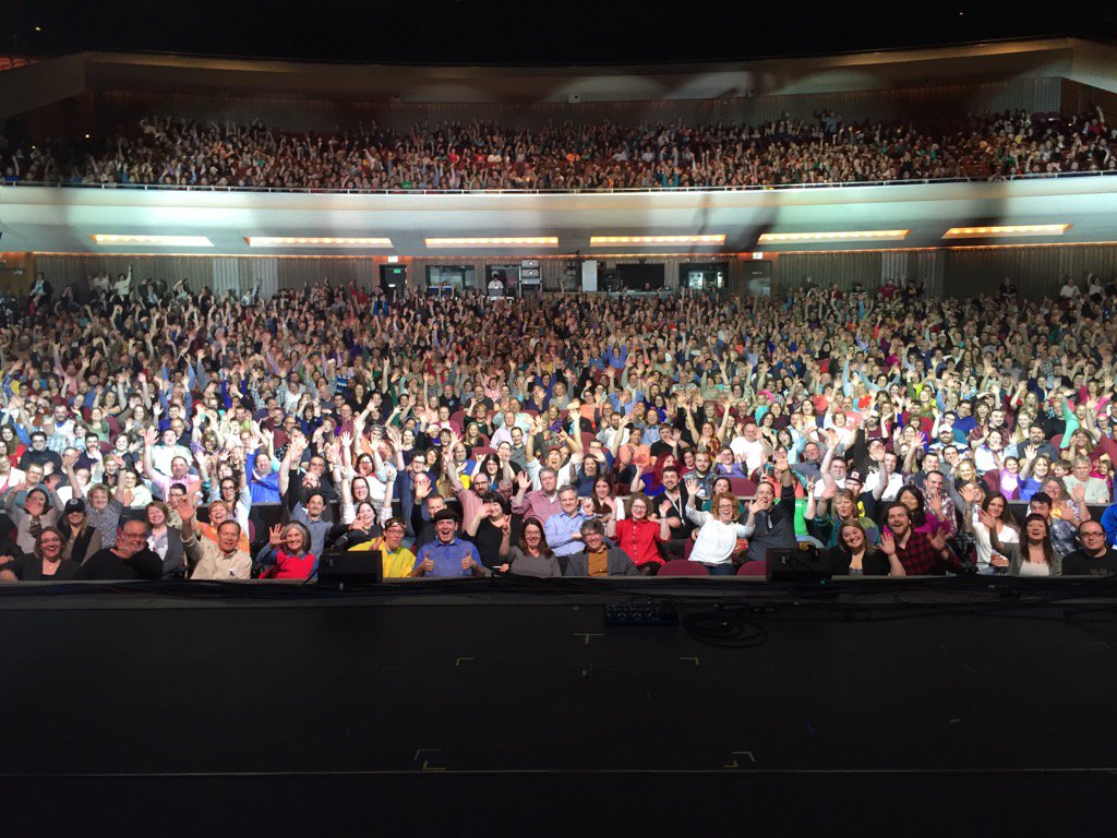 altonbrown's tweet photo. #altonbrownlive #Kalamazoo https://t.co/ChmohUyfNJ