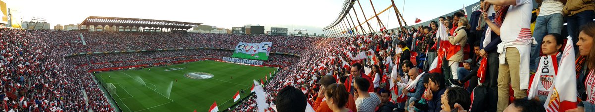 yakobueno's tweet photo. Otra gran noche para enmarcar en nuestra historia gracias @SevillaFC #aporlaquinta #finalbasilea https://t.co/jeH0fmFVUz