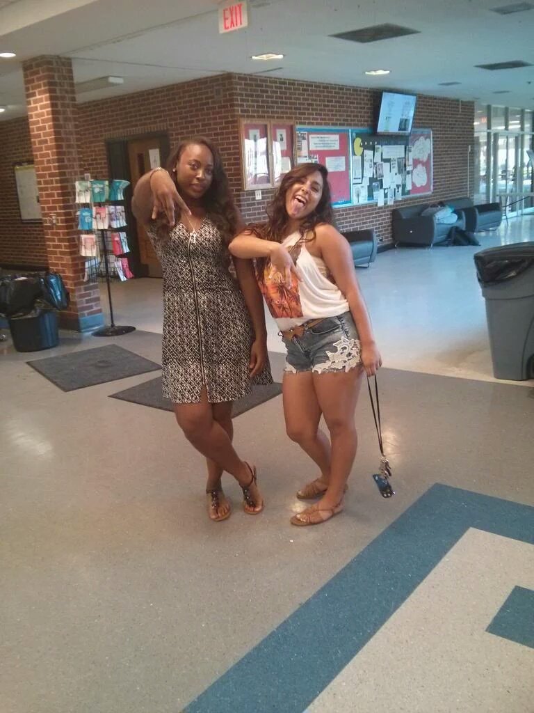 Lil_Yurrrrrr's tweet photo. This picture old but #WeDaMobb https://t.co/Xkl77Z2SiL