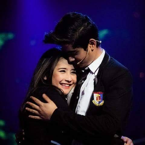 pitri_april's tweet photo. Kalian akan sllu ada buat kami 😍😍 Love You 😘😘 @PrillyBie @alysyarief @tiaraoktaliaa @APDS_Community  #2TahunDIGOSISI https://t.co/uSfcrrIDjM