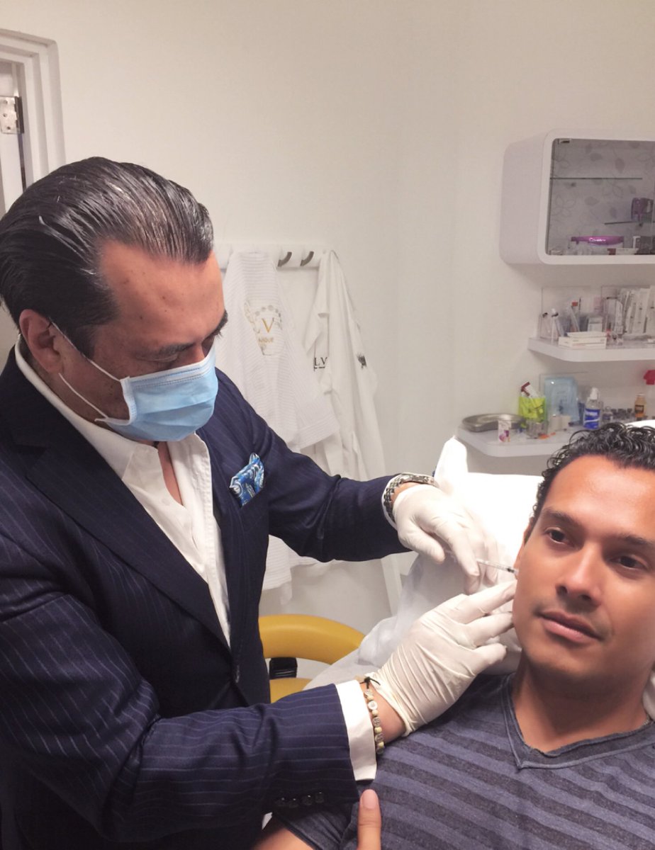 christian_salas's tweet photo. El secreto del x q los años no pasan x mi, lo tiene @CLVBEAUTYC y es #BotoxPreventivo y lo aplica @drjcarellano https://t.co/fmOiEpYAjR