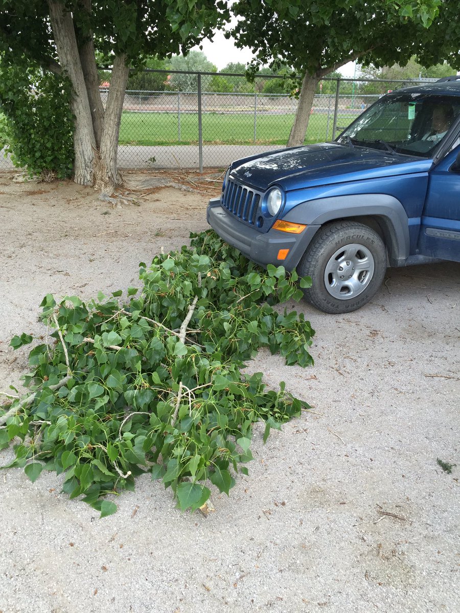 megan_1055's tweet photo. My car almost died today π³ #windisbad https://t.co/5JxRYLHFVY