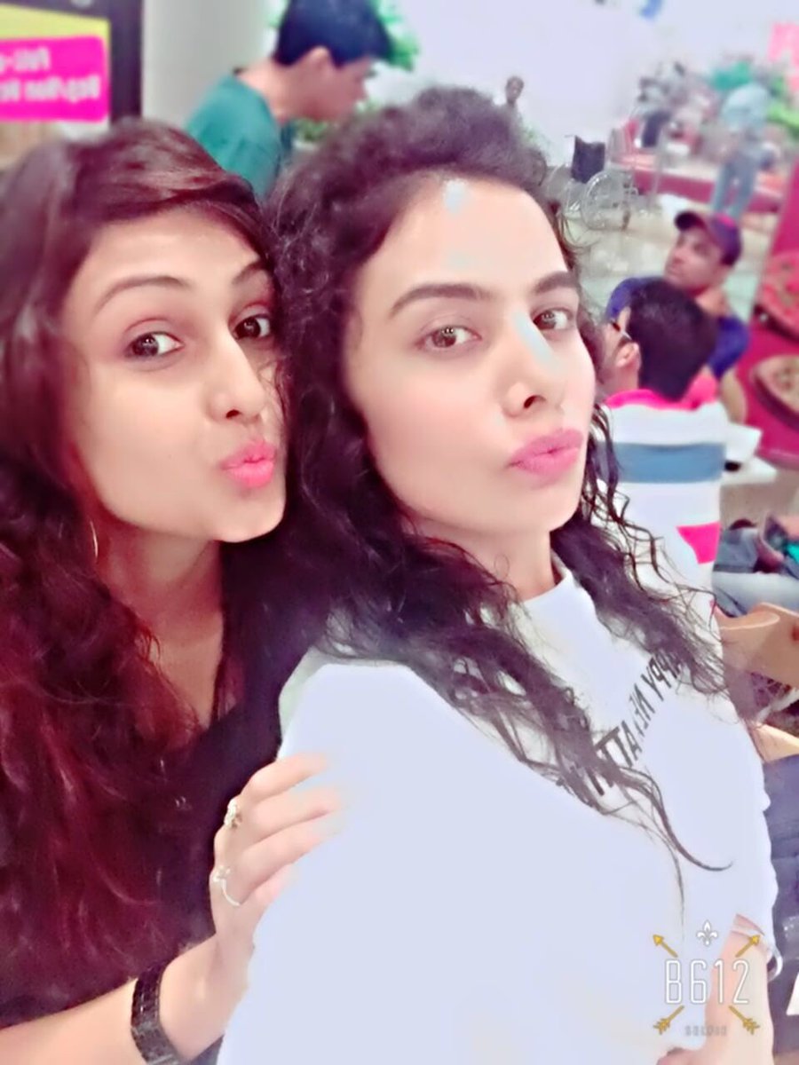 ArchanaTaide's tweet photo. Girls will have all the fun @aanchal_sethi😋😛😝☺️ happy shooting in Hyderabad😊😂@ashish30sharma https://t.co/SacPyklAlQ