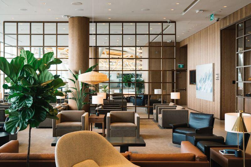 cathaypacific's tweet photo. Travelling with us to Vancouver soon? Be sure to visit our remodelled Vancouver Lounge! https://t.co/sONYc3P92c https://t.co/LsdlPsHCwY