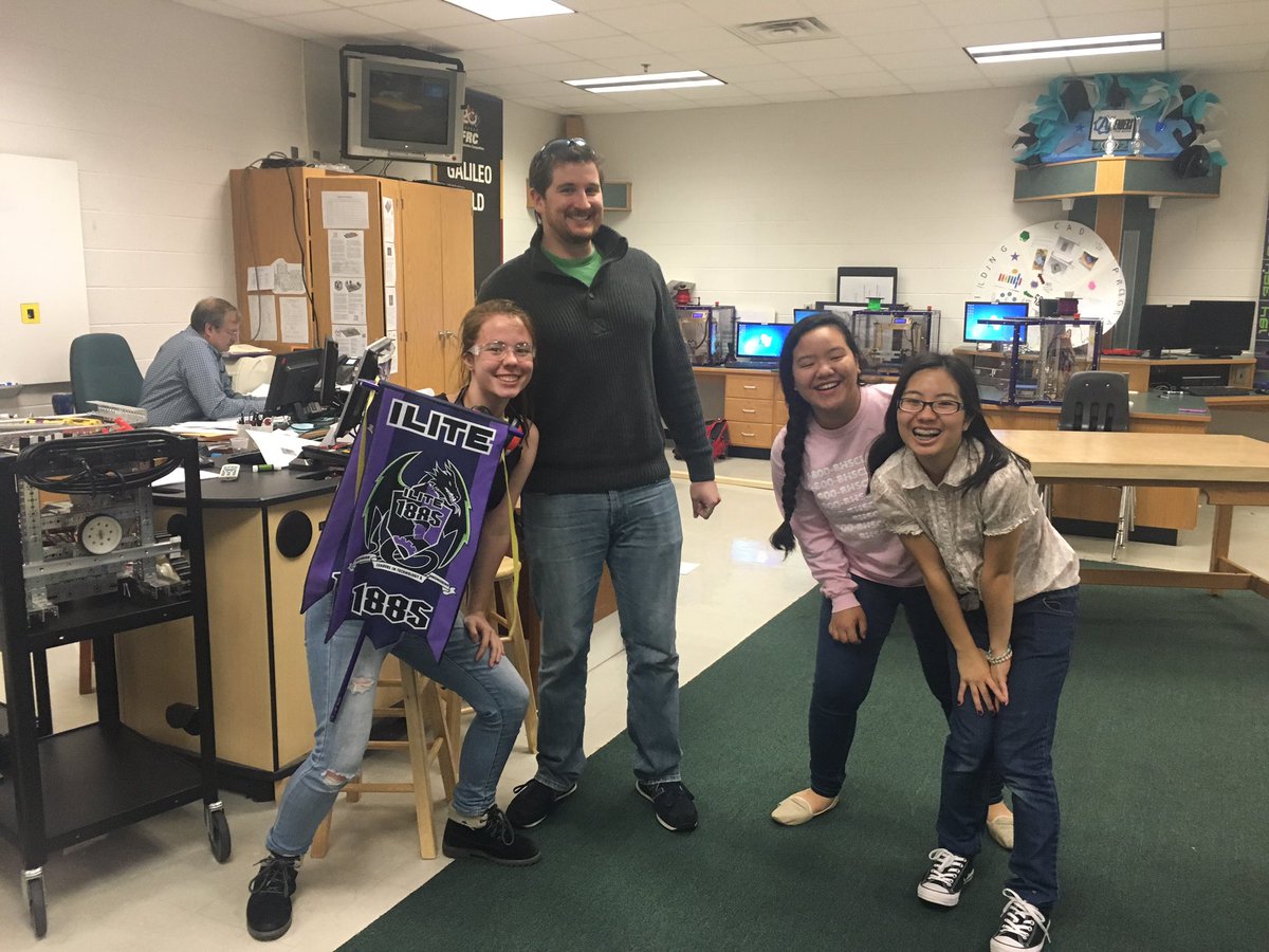 team1885's tweet photo. We all love flat Greg, but nothing beats real Greg though! #flatgreg https://t.co/ehsA7C5pyg