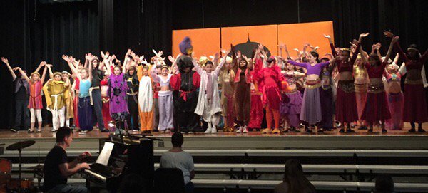 ScotteSMS's tweet photo. Dress Rehearsal was a big success! See the very talented 6th grade in the show live Fri or Sat night https://t.co/hgLsxQaGxe
