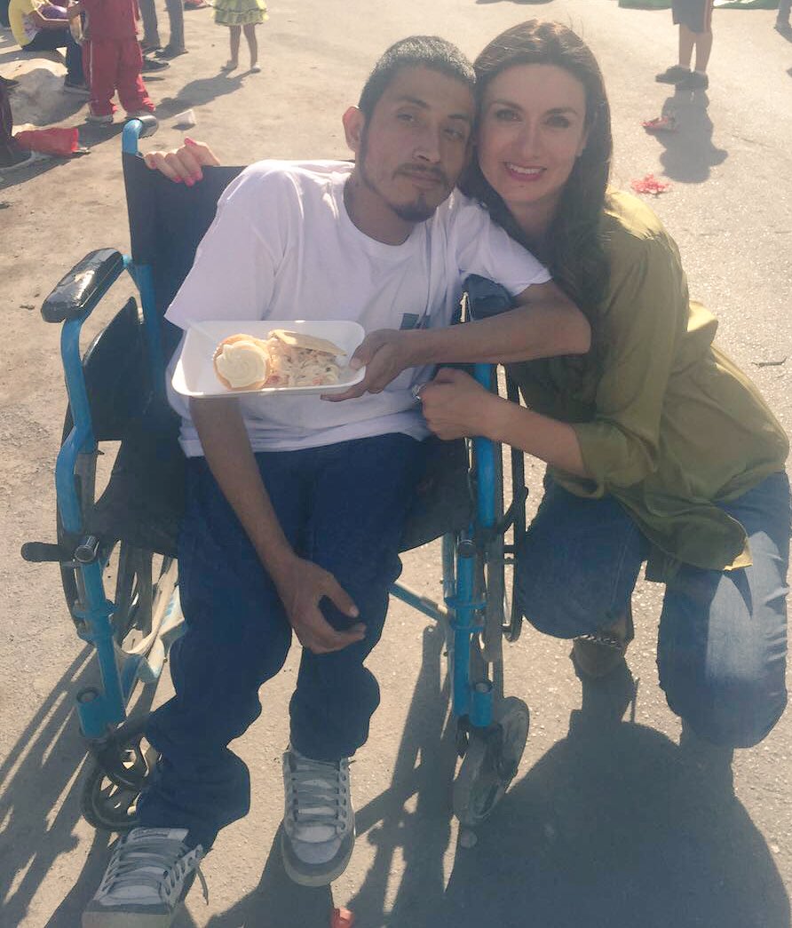 Vanetonone's tweet photo. Energía pura convivir con personas con discapacidad, son un ejemplo valioso en todo momento @martha_garay #Saltillo https://t.co/K4bRdETEBh