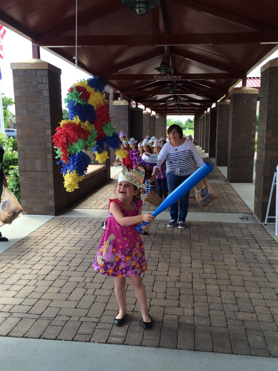 Brigancesclass's tweet photo. We learned about Cinco de Mayo traditions and a few Spanish words today! They loved the piñata and candy! https://t.co/sBKprbnhQh