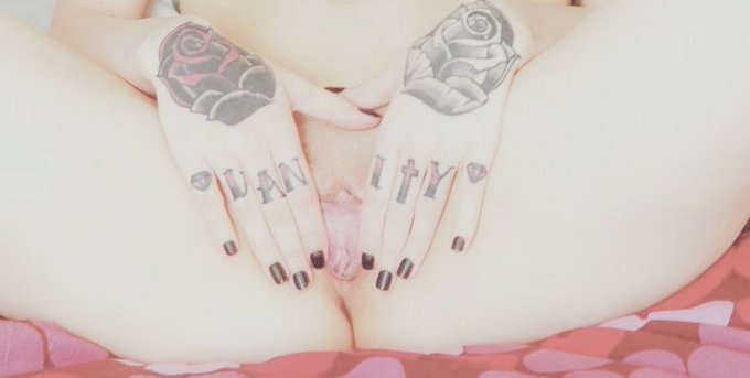 💦💋💦💋 https://t.co/mtQHLtLCDW<a href="/tag/goodnight"class="tags"><span>#goodnight</span></a>