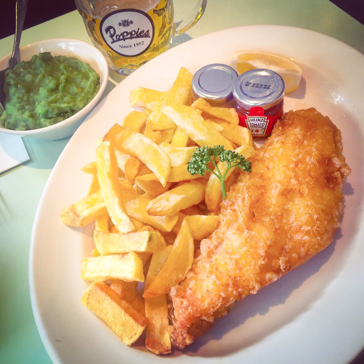 dance2eat's tweet photo. #FishAndChips #Cod #Chips #MushyPeas #TartareSauce #Lager @popsfishnchips #Poppies #Camden #London #Dance2Eat https://t.co/JgpQ7gIUVJ
