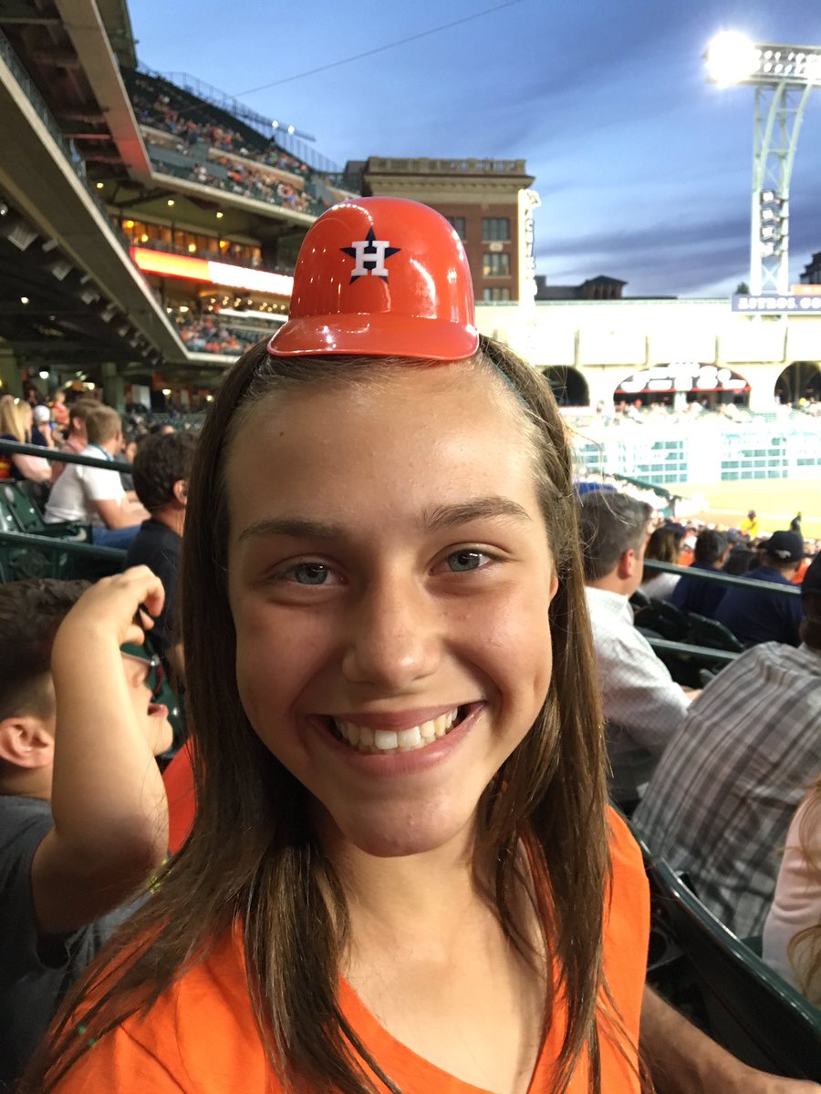 JenmriMurff's tweet photo. Does this hat make my head look big?  #Astros #icecream https://t.co/i430GUagVS