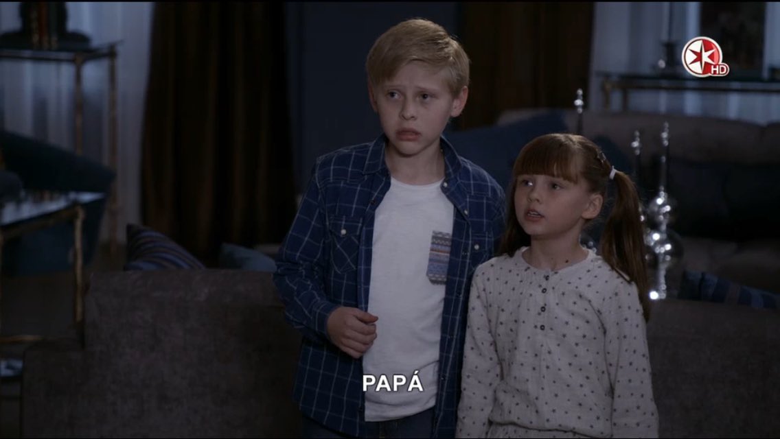 MauricioAFans's tweet photo. Lástima que Ricardo no coloco una cámara en la sala😐 #SueñoDeAmor #TeamRodrigo @mauriarvizu https://t.co/58ayAUojeV