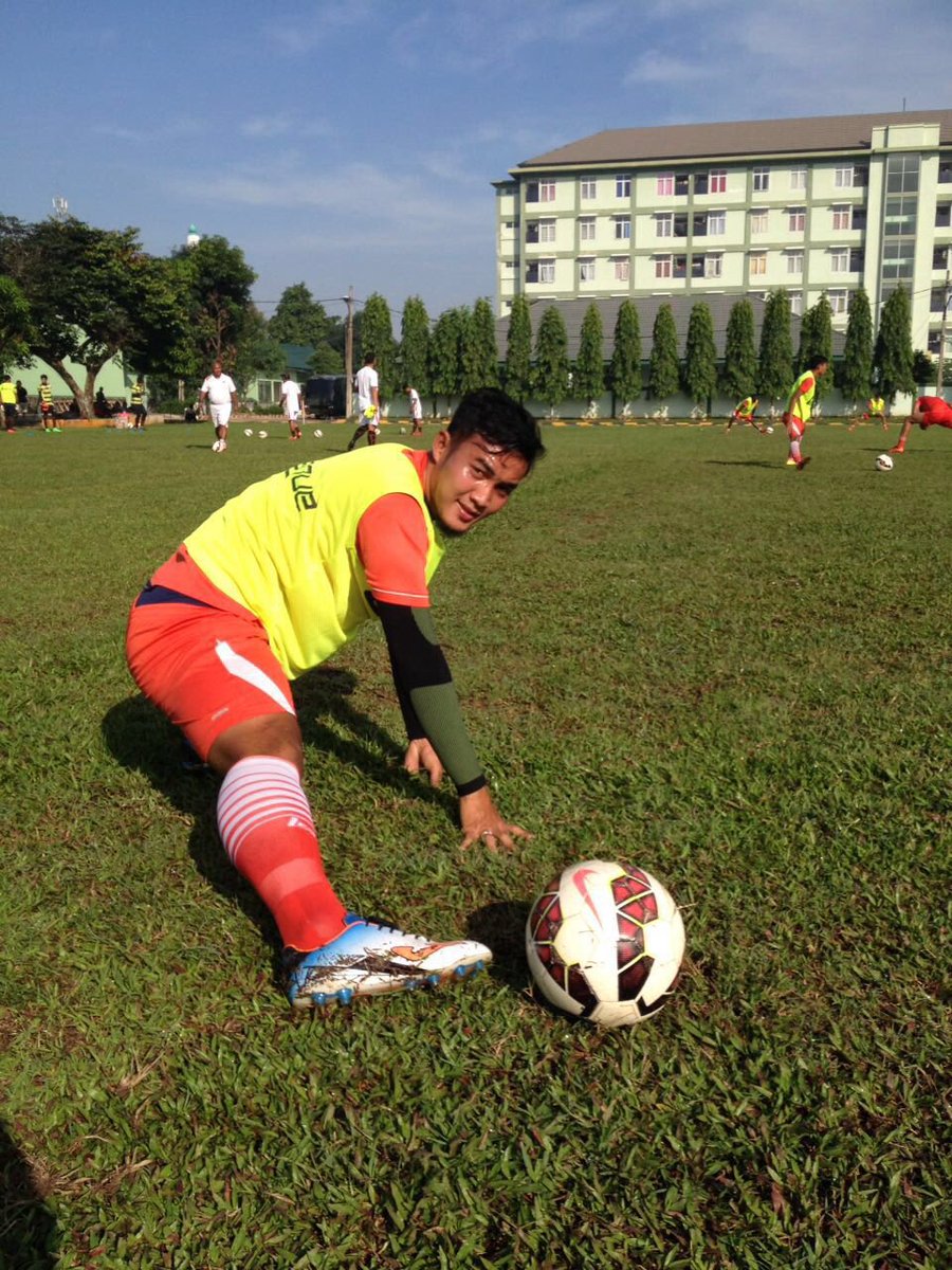 Persija_Jkt's tweet photo. Suasana latihan Persija pagi ini di Yon Zikon 14. #GuePersija https://t.co/OL4j76rYdj