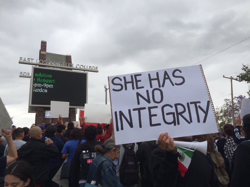 WirSindAlleFRK's tweet photo. East LA Hispanic activists protests against Hillary Clinton. #DropOutHillary #CincoDeMayo #ELAC #NotMyAbuela https://t.co/KSpKoVYcgw