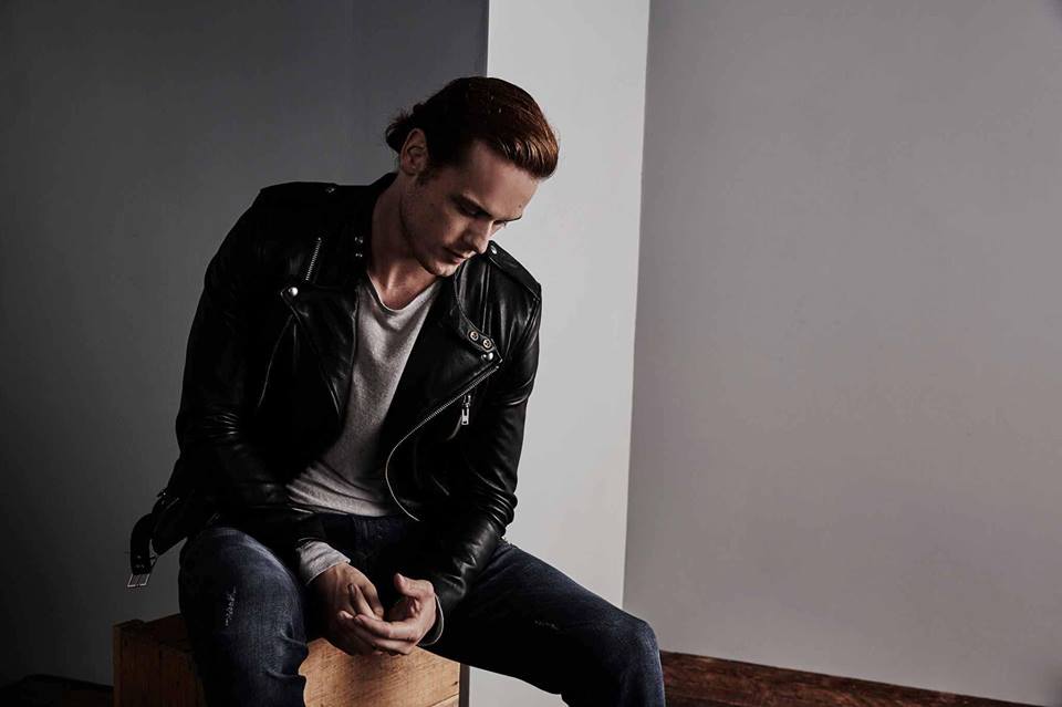 cecynor's tweet photo. I'm ☃ &amp; I canna ✋thinking abt #JamieFraser😊 Bc #SamHeughan's #HotAsFire ye ken I'll share the🔥w/ye lasses &amp; lads https://t.co/e25ejfp2jG