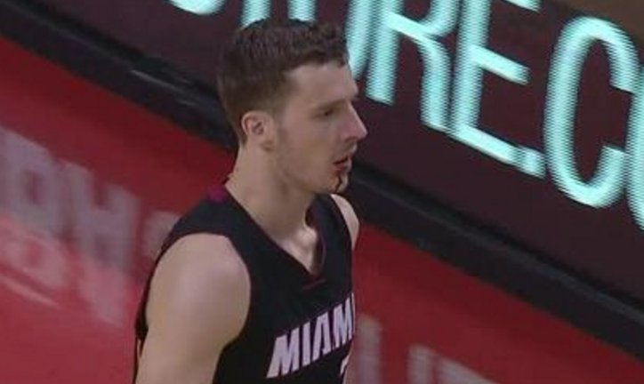 sicksports's tweet photo. .@Goran_Dragic has a very punchable face. https://t.co/aF84jQnsT8 #nbaplayoffs https://t.co/0SPRR0s58K