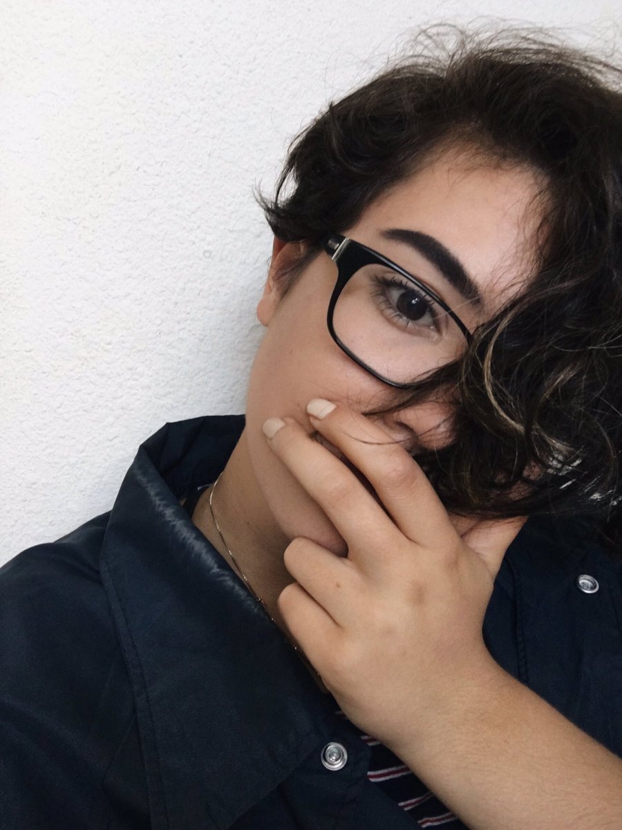 beIllarose's tweet photo. lq selfies on a hq camera https://t.co/0t6xQRAqAe