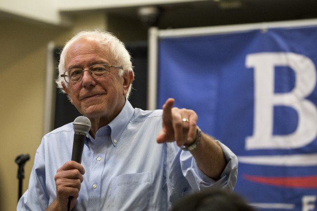 Mediaite's tweet photo. Why the Democratic Establishment Is Wearing Romney Beer Goggles https://t.co/UJv0jpMCU2 (By @JordanChariton) https://t.co/ZziUrAgR9D