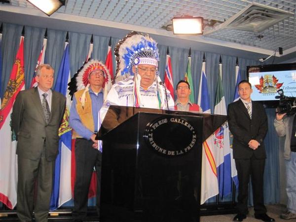 First Nation searching for displaced members, running low on supplies 660news.com/2016/05/05/fir… #ymmfire #ymm