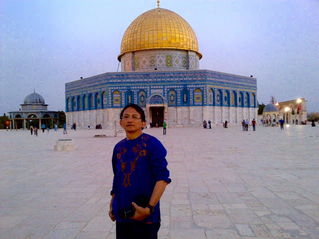 A_Sugiarto2015's tweet photo. Selamat #IsraMiraj 
Ayo sempatkan ke Masjid Aqsa,Rasulullah Isra Masjid Haram-Baitul Maqdis 1200km,AllahMahaBesar. https://t.co/OfrWAb1UwC