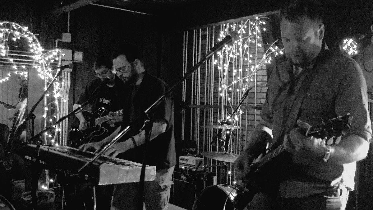 dhgmf's tweet photo. @SOSDuluth kicking things off here at The Main #hgmf16 #SupeNight https://t.co/azRFSkXLMi