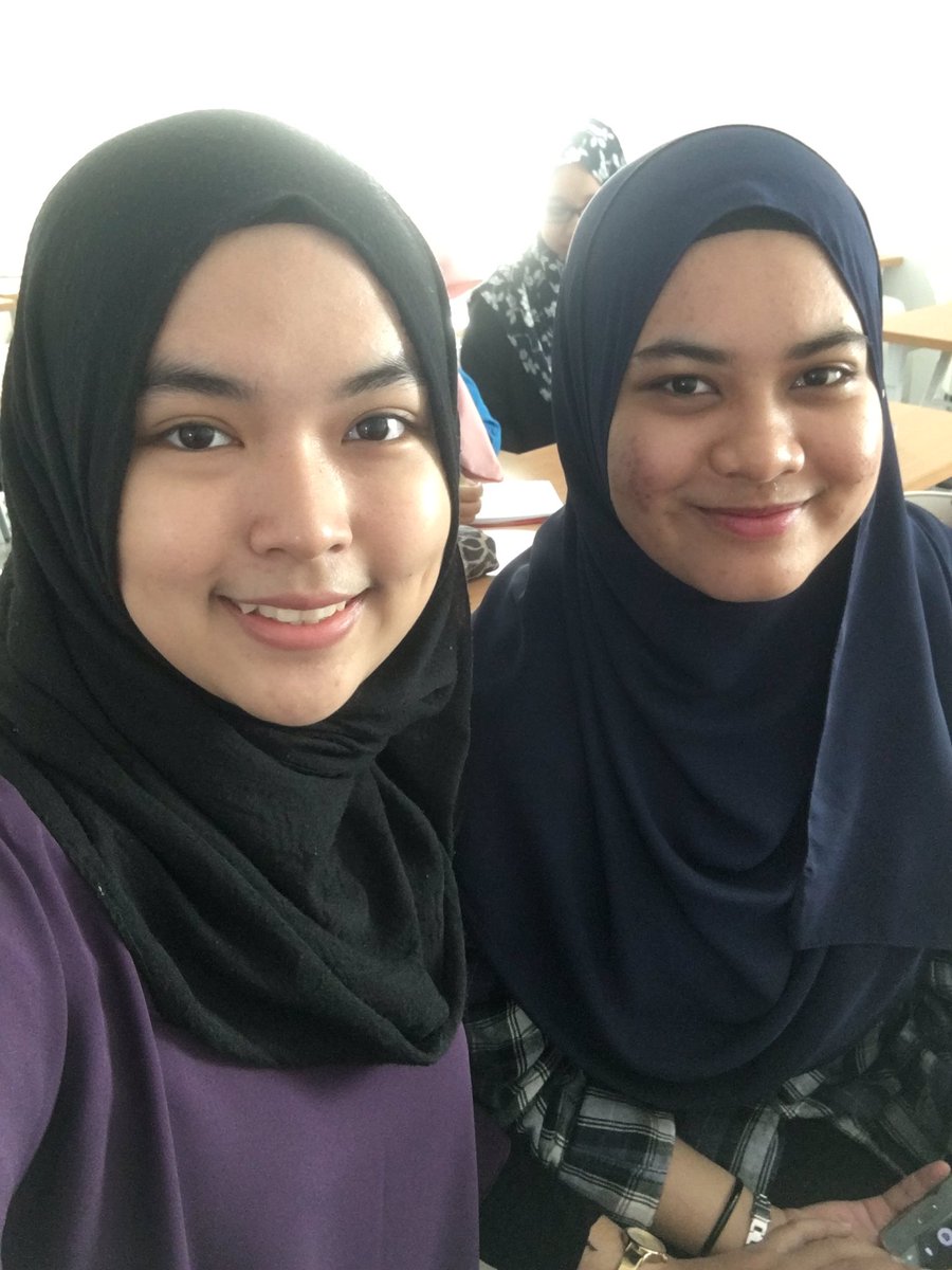 syaheeraeya's tweet image. Sempat la kenapa tidak. 😂😂 #beforeclass