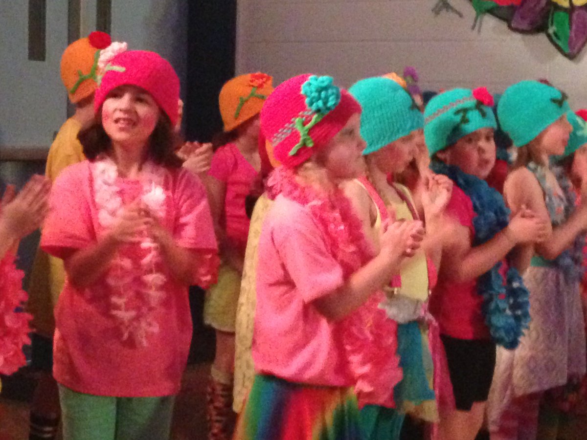 tom_dall's tweet photo. The Sisters enjoying the evening @alcdsb_marg @alcdsb https://t.co/ZNQer3Cm7b