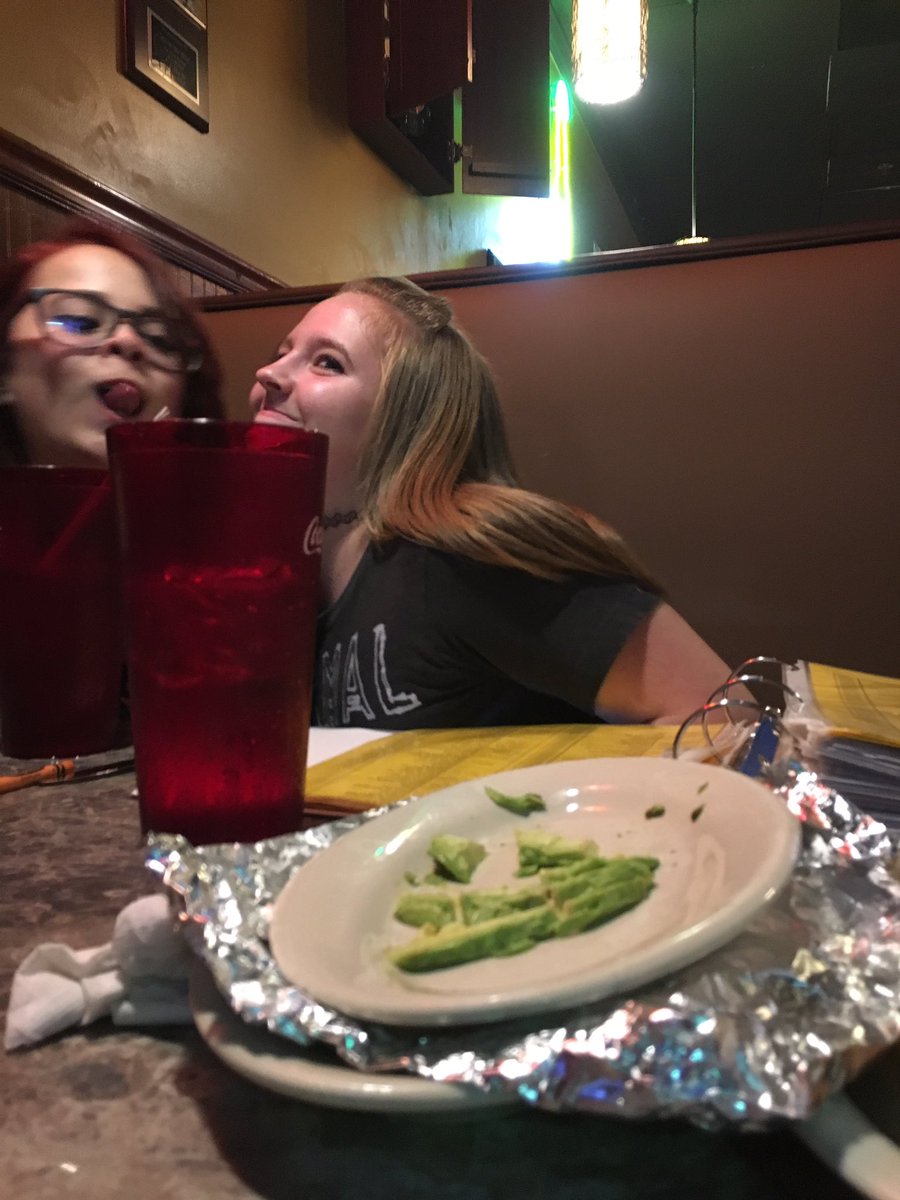 jordxnolivia's tweet image. I miss my best friend so much you don't even understand. I can't wait to see you soon!💖😭 @___falling___