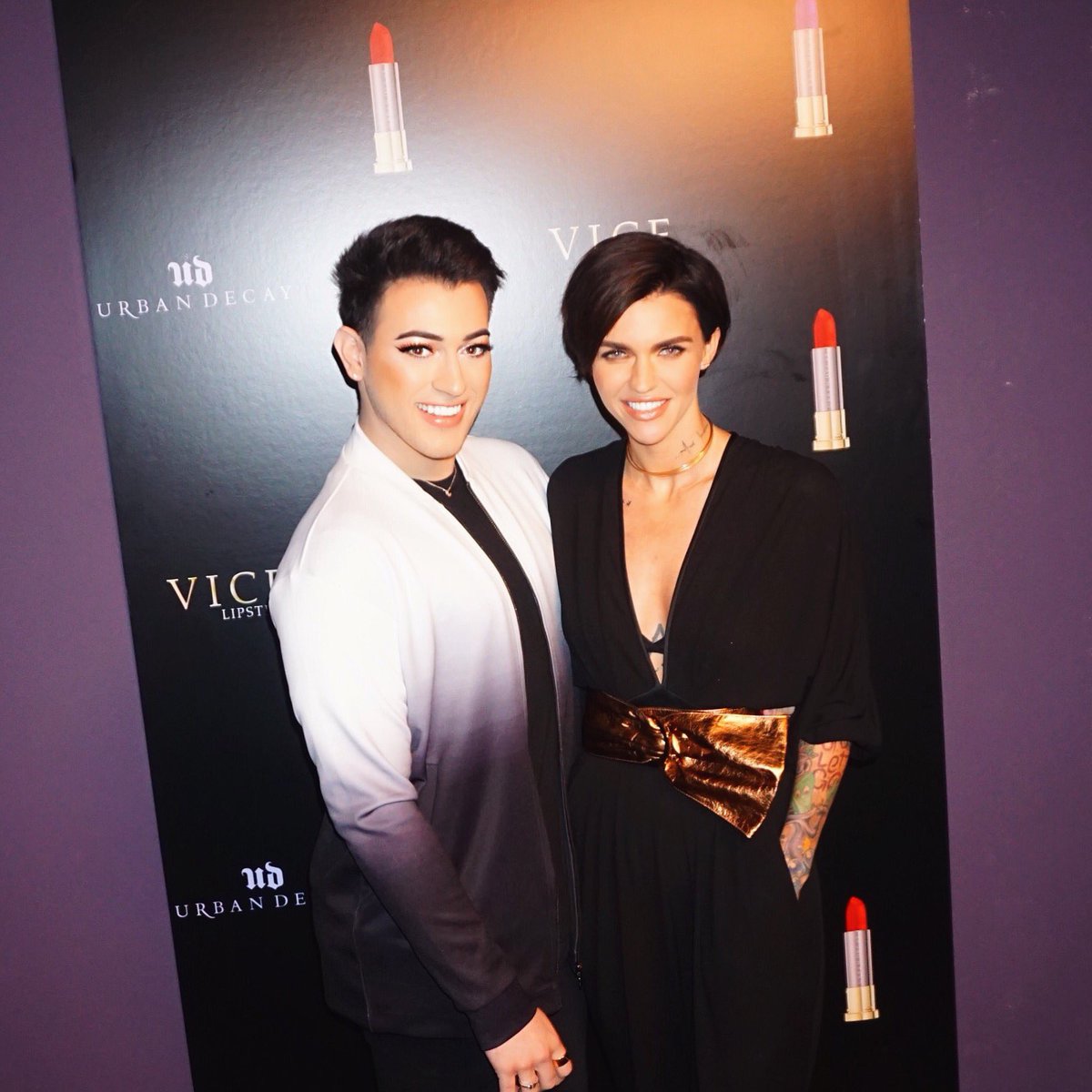 But why is <a href="/RubyRose/">🥀</a> so stunning? Thank you <a href="/UrbanDecay/">Urban Decay</a> 😍😍😍