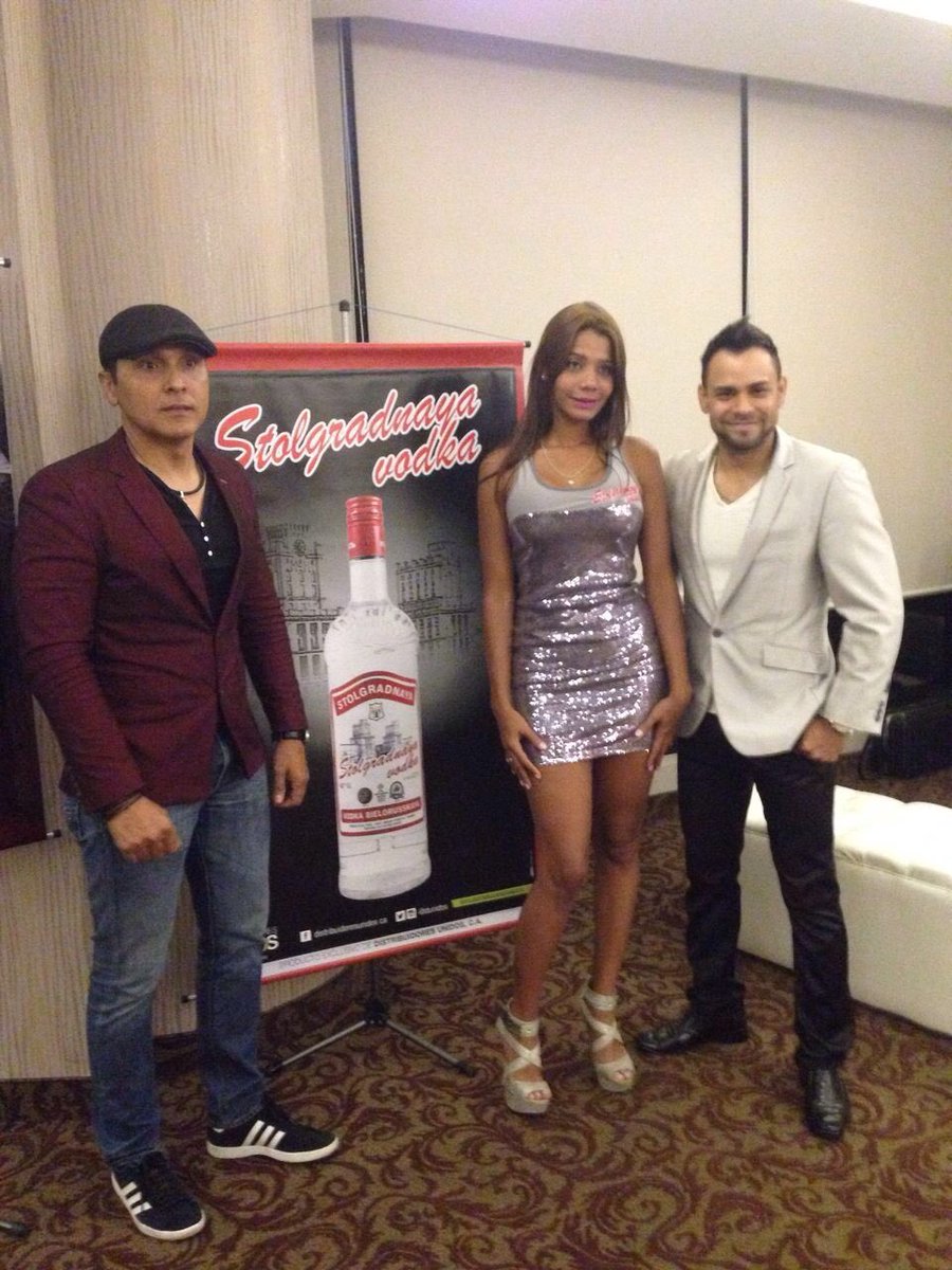 DUNIDOS's tweet photo. Éxitos a @alidavidprimera en el lanzamiento de su vídeo : QUE ESTA PASANDO @RonVeroes presente con @losprimera https://t.co/IlEbgLCz96