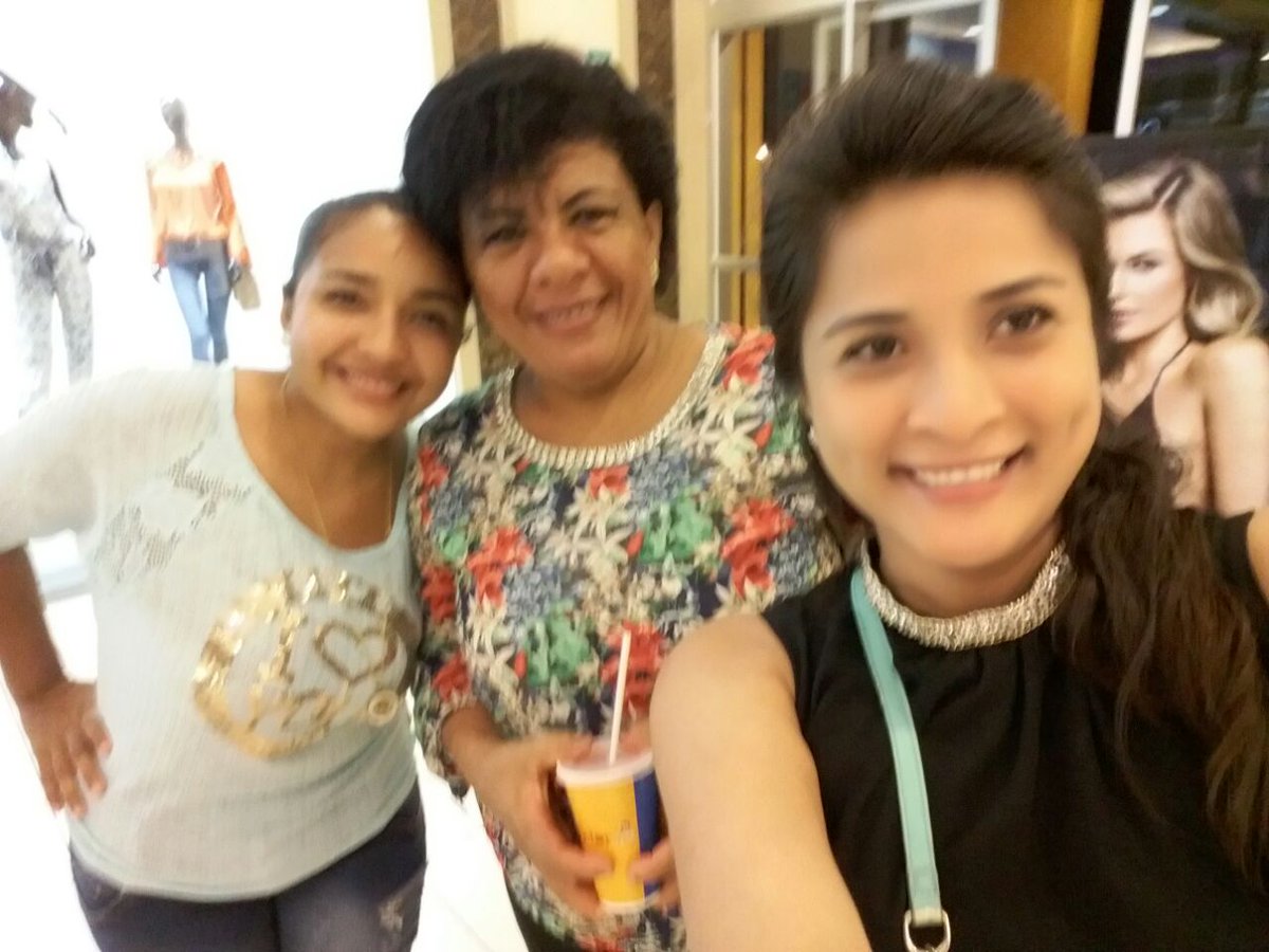 DianisRT's tweet photo. @comunidadgye  #TeDedicoMamá Te Amamos Patricia Tinoco https://t.co/eB398lJKhX
