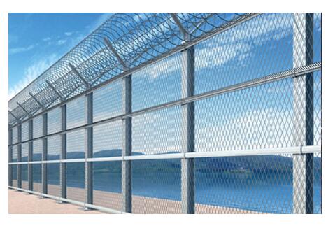 Ronanyuan's tweet photo. Razor wire is of great utility in topping high security fencing .sunwiremesh.com https://t.co/gJ0ArNWwDQ