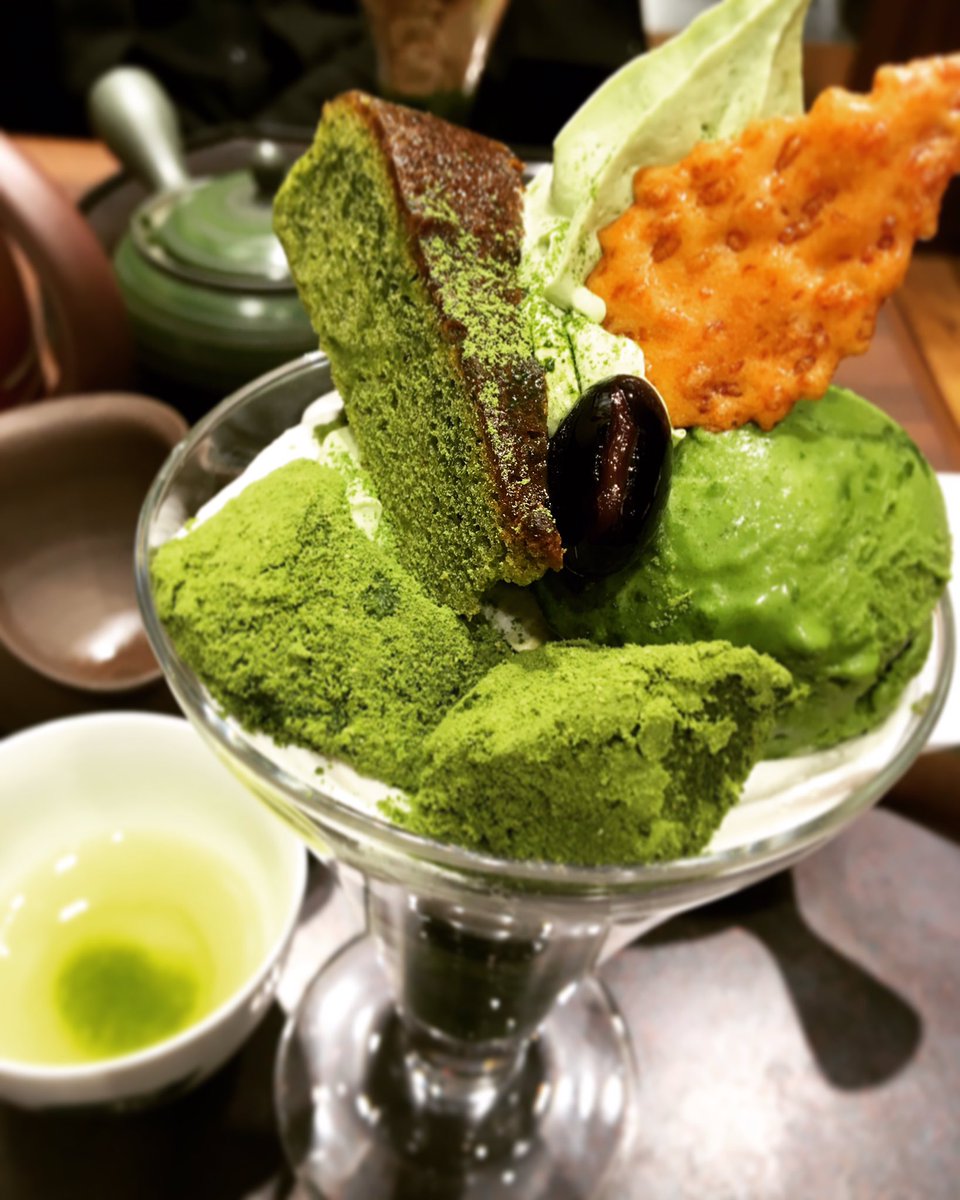 R Engeれんげ 日本茶カフェ 一葉 の濃茶パフェ 改装前からラスカ茅ヶ崎店にあって ずっと大好きなカフェ デザートもお茶も種類がたくさんで 今まで食べた 飲んだ全てが美味しくて 優柔不断な私はいつも悩む笑